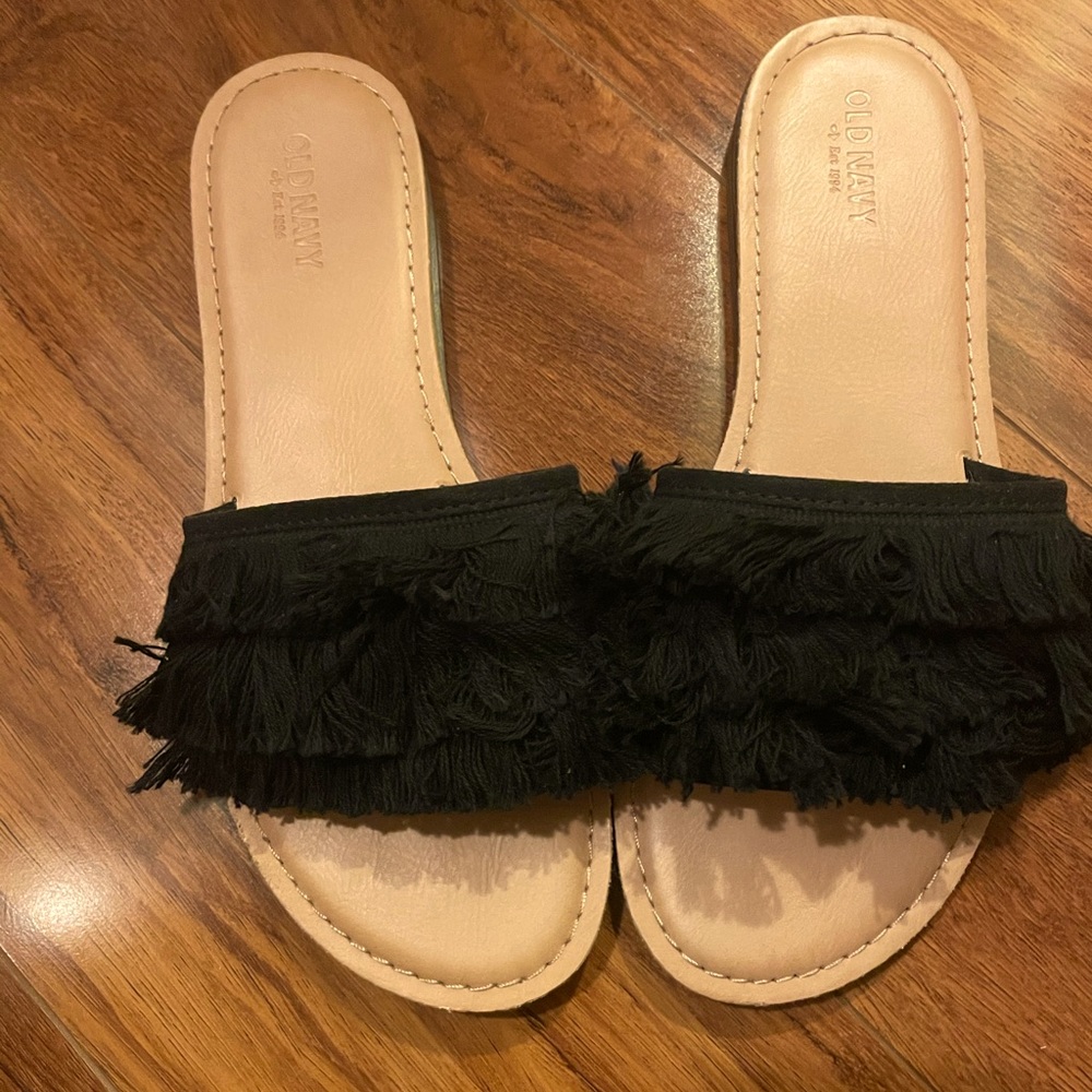 Old navy fluffy fringe sandals